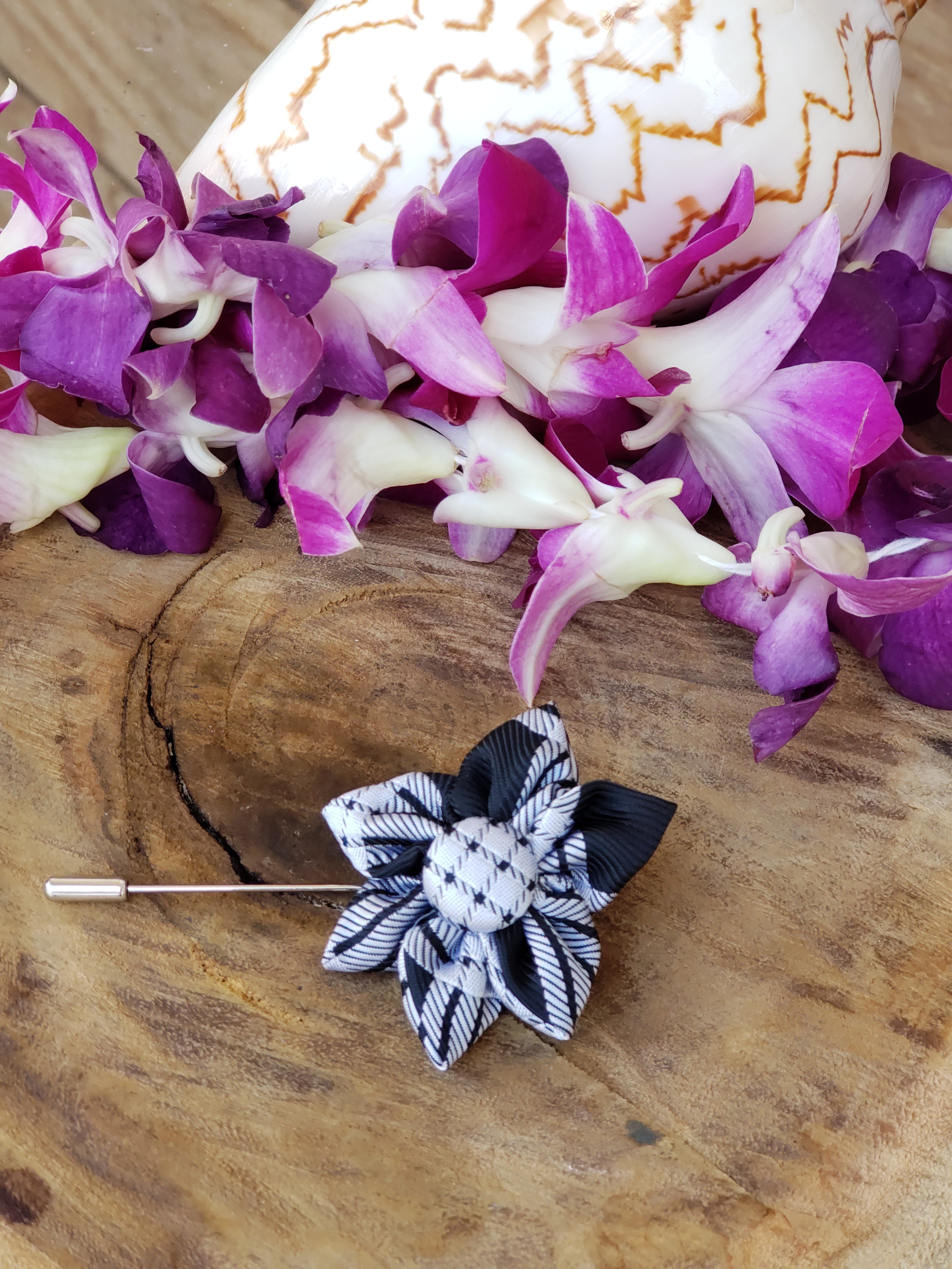 Palaka Flower Lapel Pin Black