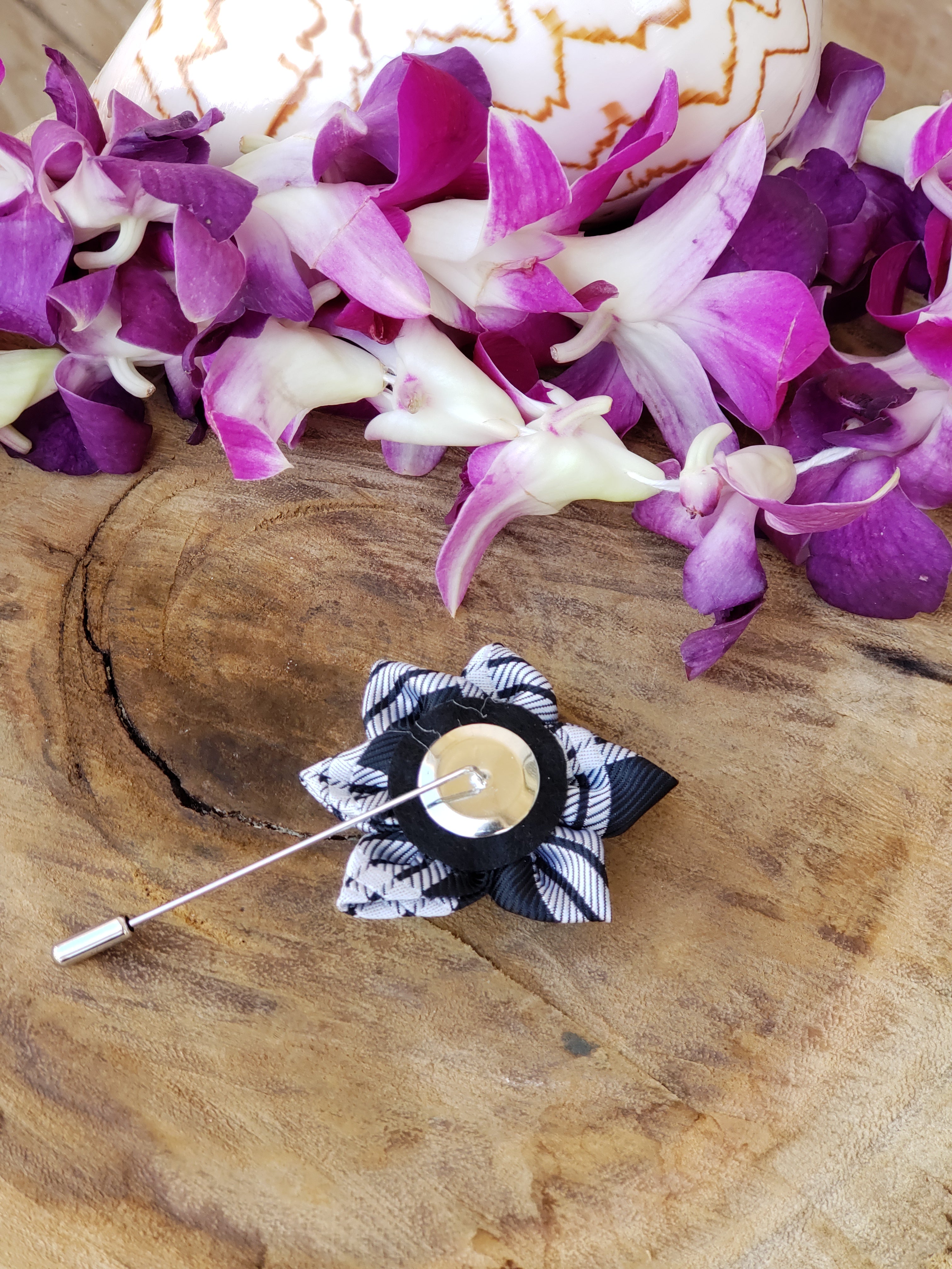Palaka Flower Lapel Pin Black