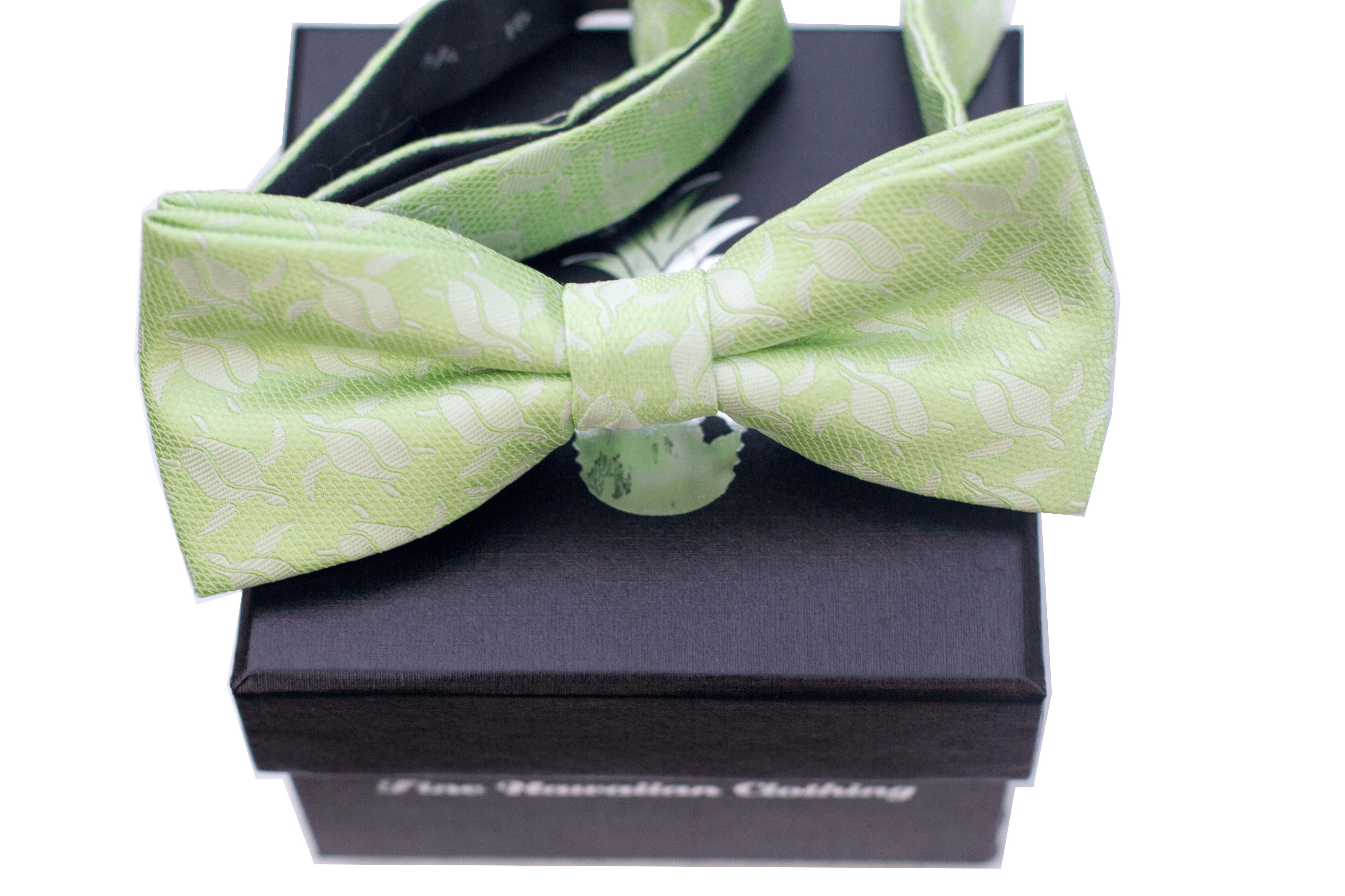 Honu Green Pre-tie Bowtie