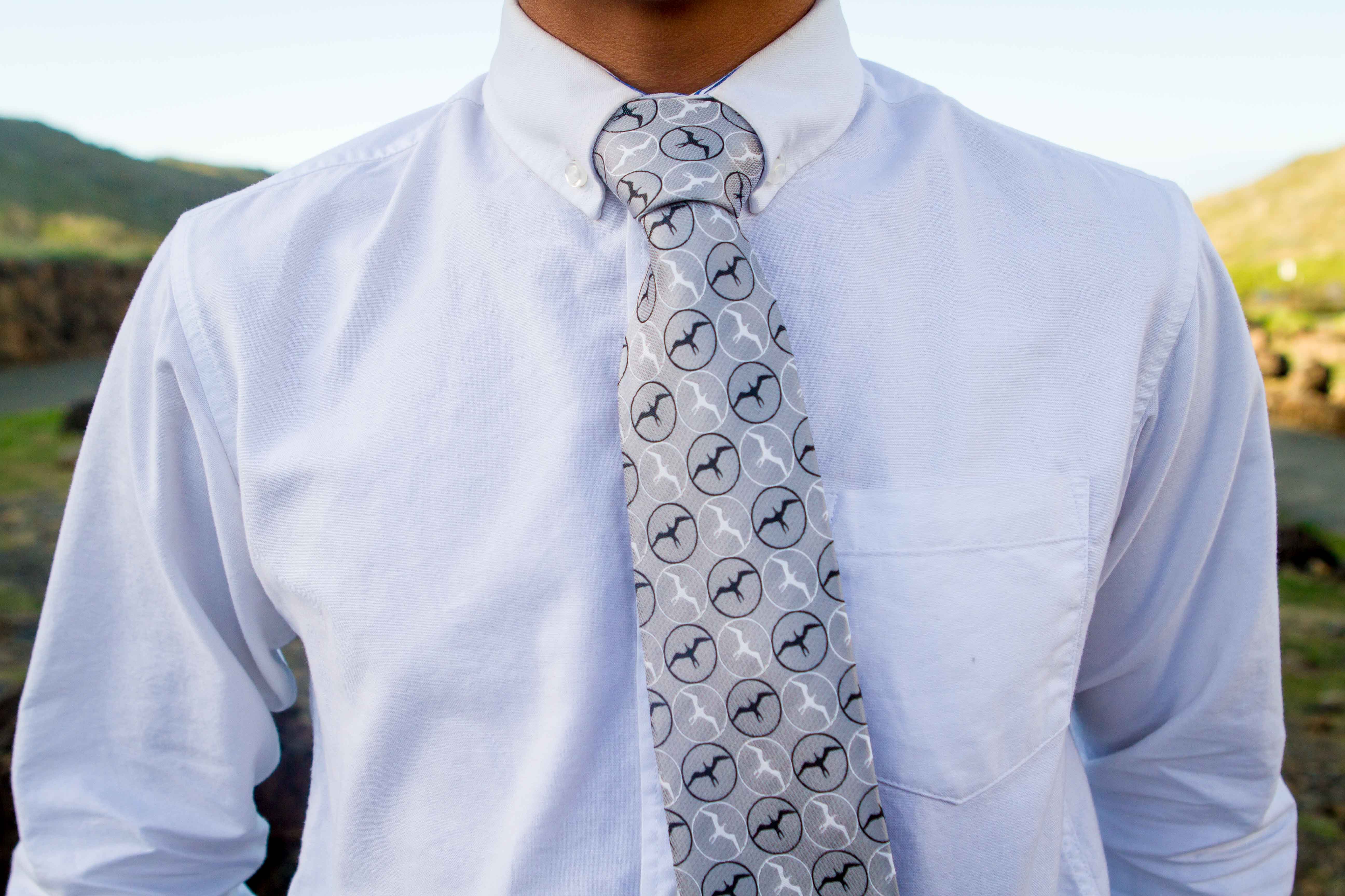 Iwa Black/White Modern Necktie